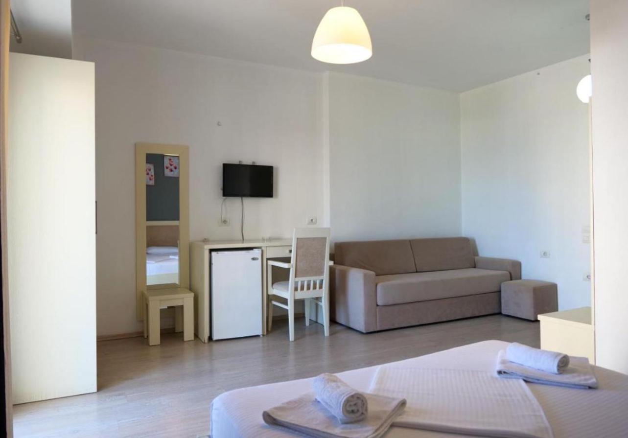 Prive City Hotel Sarandë Eksteriør billede